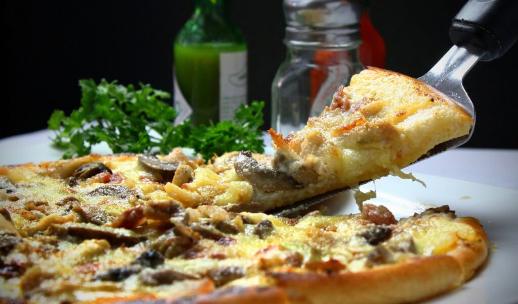 pizza, slices, italian cuisine, pizza slices, food, meal, dish, snack, tasty, delicious, italian food, fast food, close up, food photography, pizza, pizza, pizza, food, food, food, food, food, fast food-329523.jpg